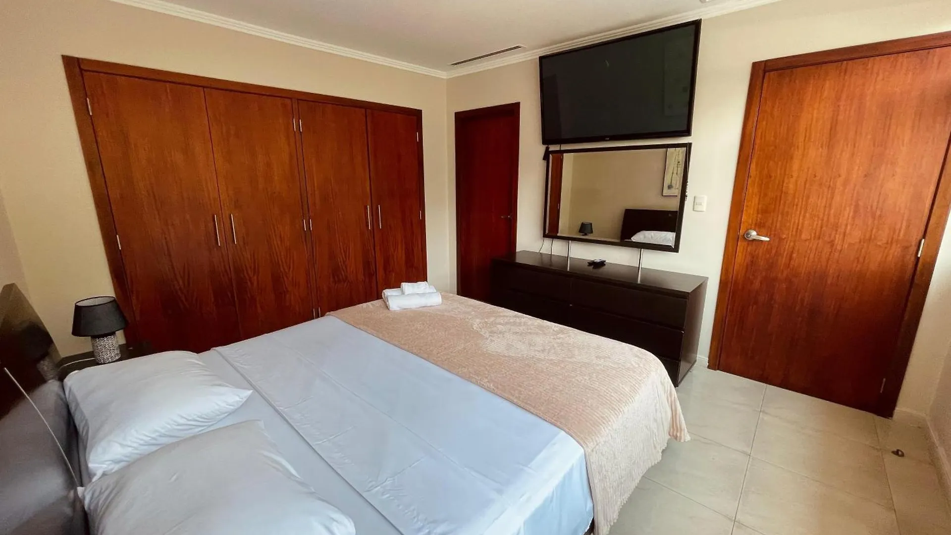 Gallery Suite En Riverfront Puerto Santa Ana Guayaquil 0*,  Ecuador