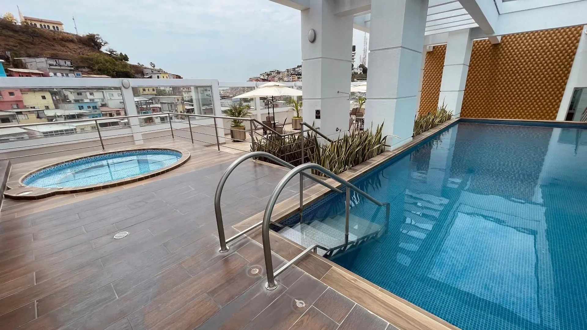 Gallery Suite En Riverfront Puerto Santa Ana Guayaquil Ecuador