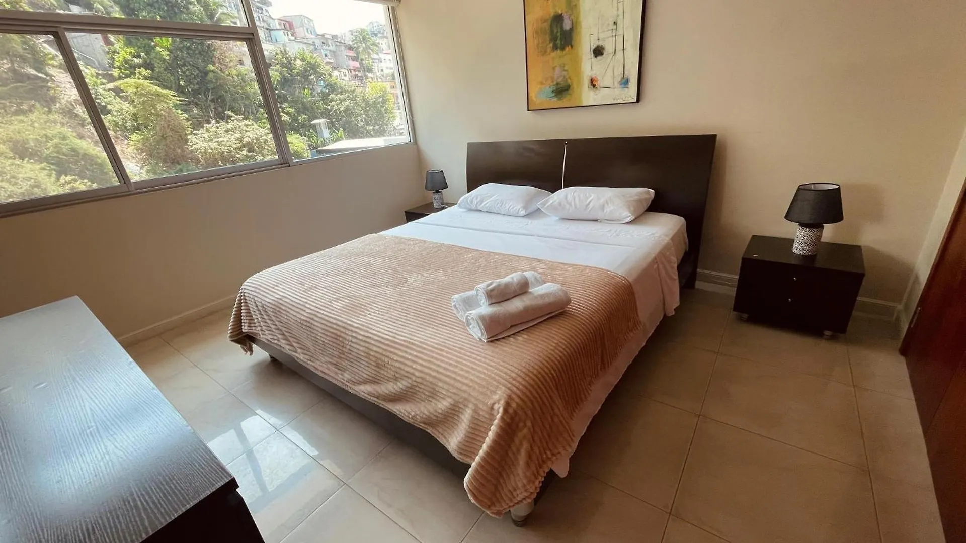 Gallery Suite En Riverfront Puerto Santa Ana Guayaquil Apartamento
