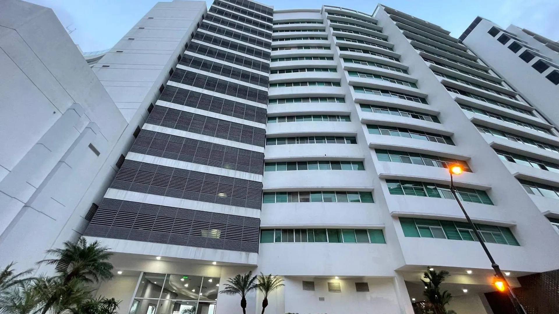 Gallery Suite En Riverfront Puerto Santa Ana Guayaquil 0*,