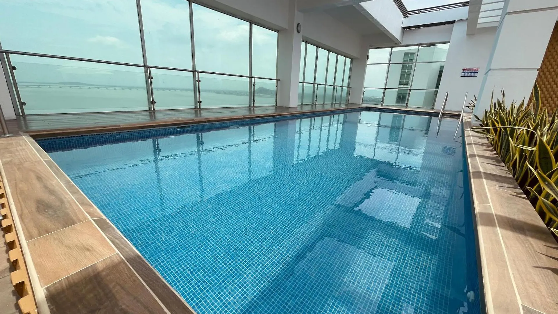 Apartment Gallery Suite En Riverfront Puerto Santa Ana Guayaquil Ecuador