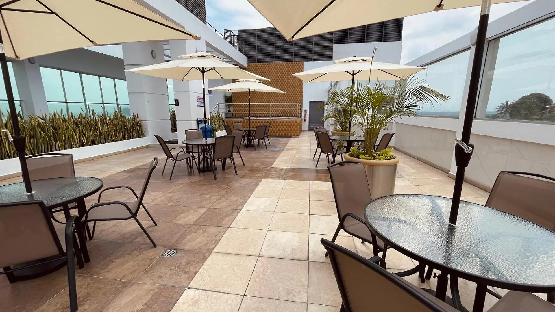Gallery Suite En Riverfront Puerto Santa Ana Guayaquil