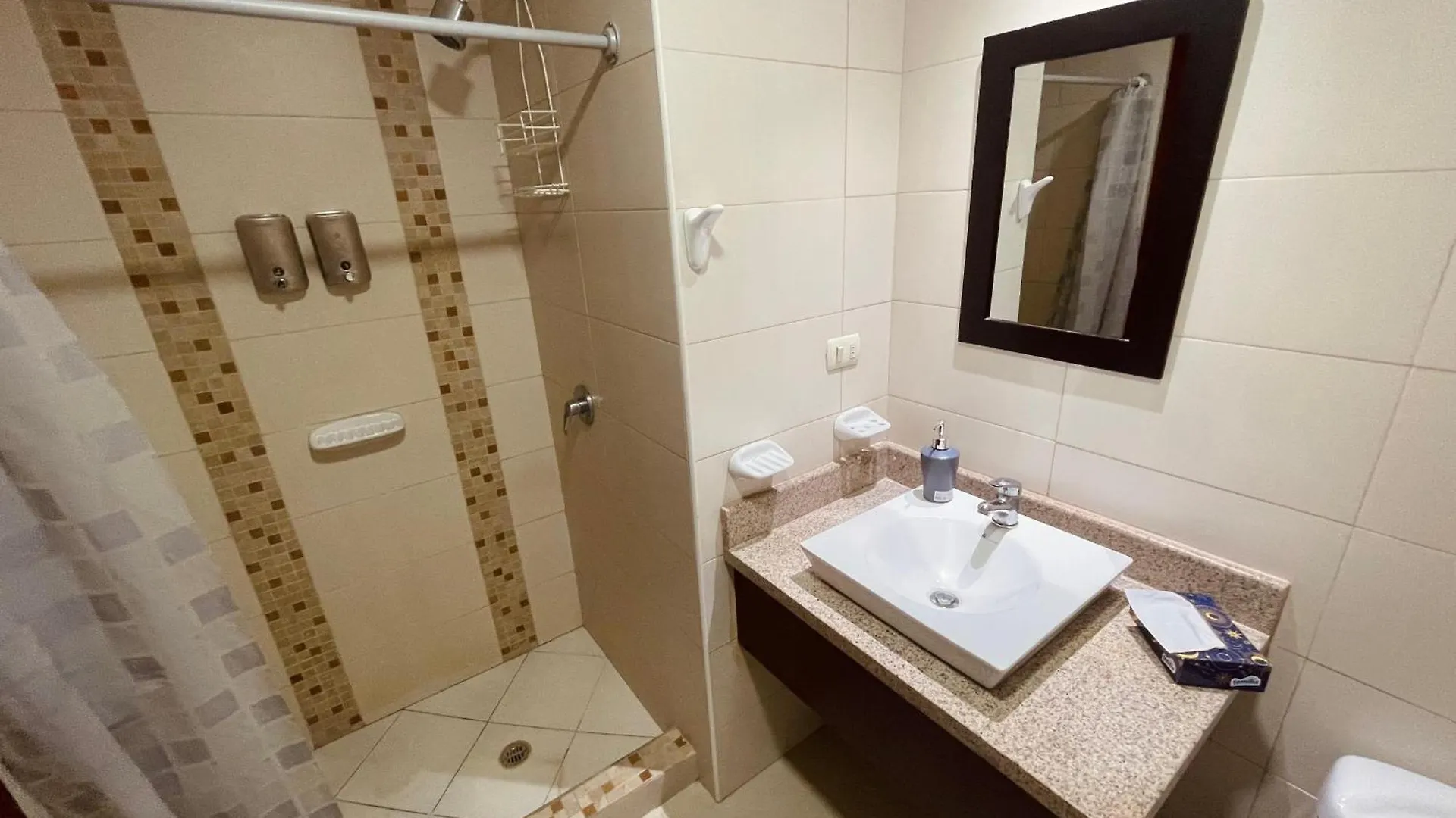 Gallery Suite En Riverfront Puerto Santa Ana Guayaquil Apartment